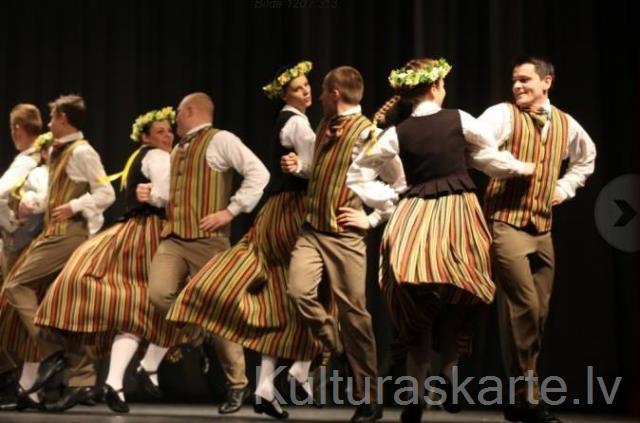 Jauniešu tautas deju kolektīvs "Zeija"